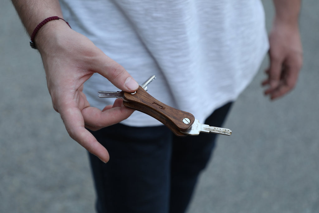 Wooden Keychain - Handcrafted Retractable 6-Key Holder - TwoodWooden KeychainTwoodshoppingbeigeCompactEco-FriendlyGift
