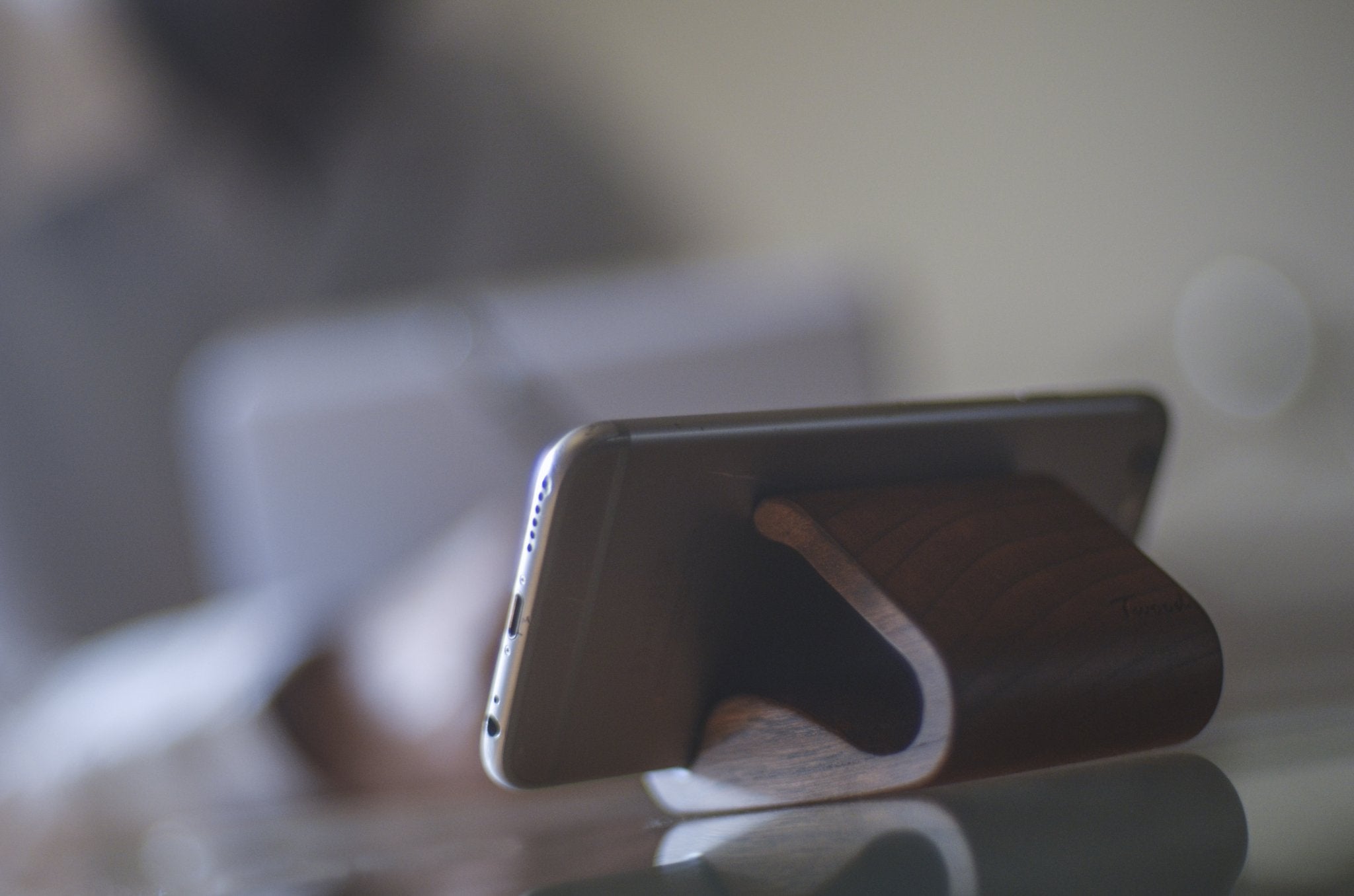 Wooden Mobile Stand - Handmade Phone Holder | Twood - TwoodPhone StandTwoodshoppingEco-FriendlyDesk AccessoriesHandmadebeige