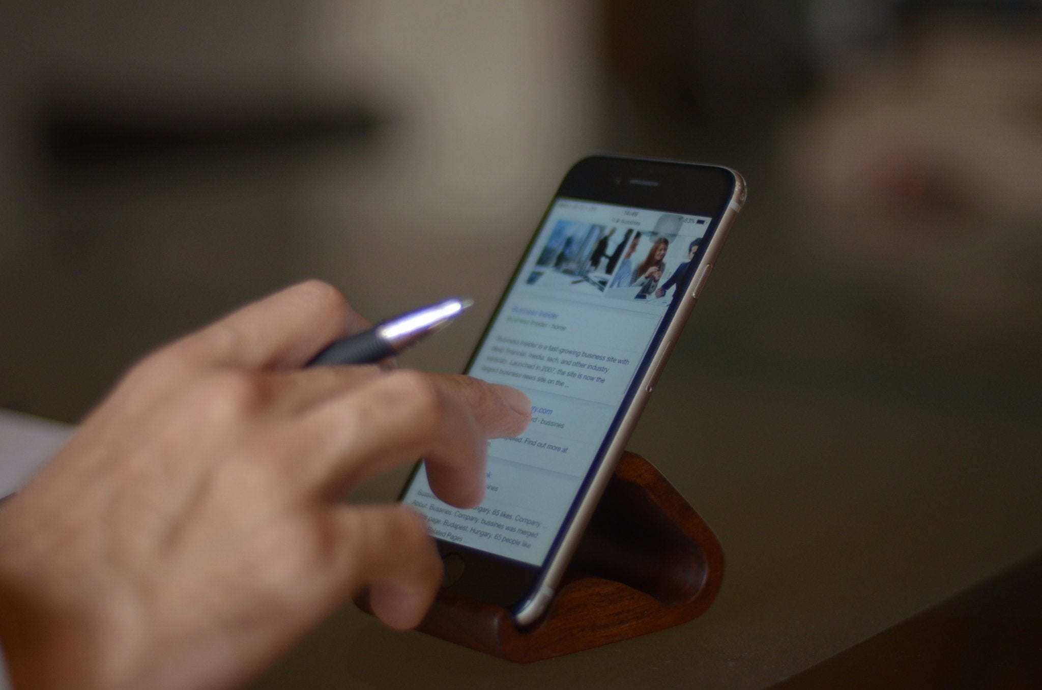 Wooden Mobile Stand - Handmade Phone Holder | Twood - TwoodPhone StandTwoodshoppingEco-FriendlyDesk AccessoriesHandmadebeige