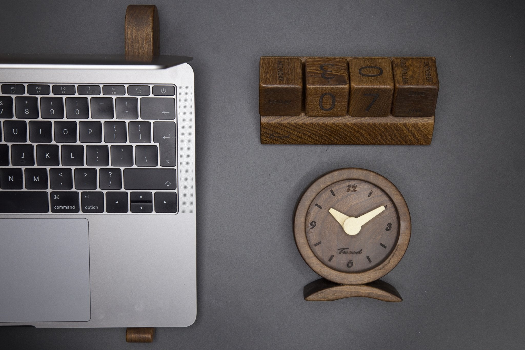 Wooden Laptop Stand - Handmade Ergonomic Wood Laptop Riser for Desk - TwoodLaptop StandTwoodshoppingDesk AccessoriesErgonomic