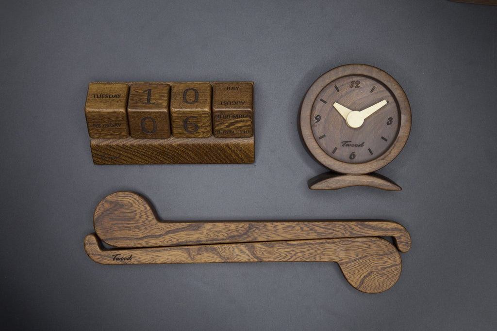 Wooden Desk Calendar - Handmade Perpetual Calendar | Twood - TwoodDesk CalendarTwoodshoppingDesk AccessoriesDesk Calendar