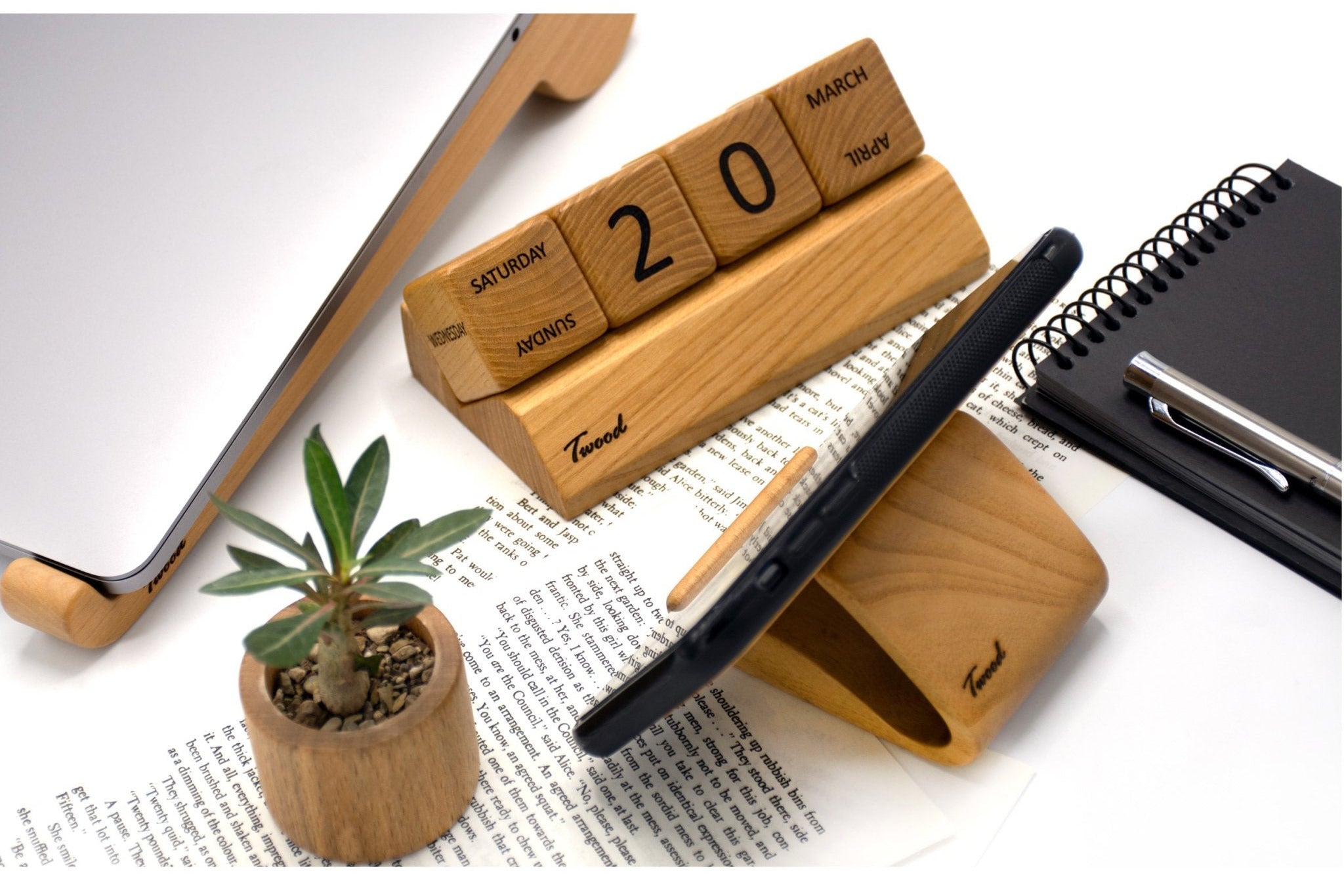 Wooden Laptop Stand - Handmade Ergonomic Wood Laptop Riser for Desk - TwoodLaptop StandTwoodshoppingDesk AccessoriesErgonomic