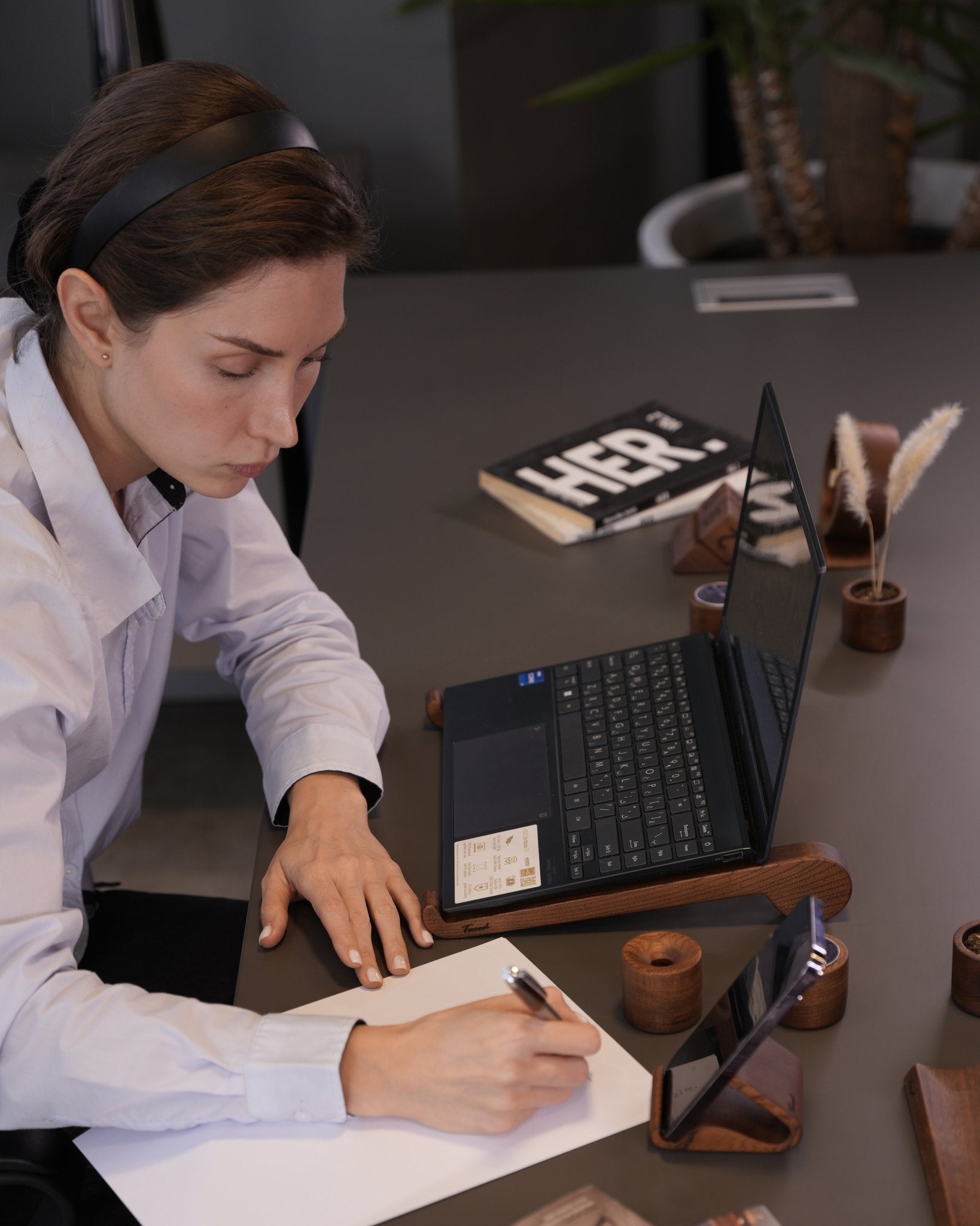 Wooden Desk Organizer with Phone Stand - Handcrafted Solid Wood Pen HolderDesk OrganizerTwoodshoppingBusiness Card Holder