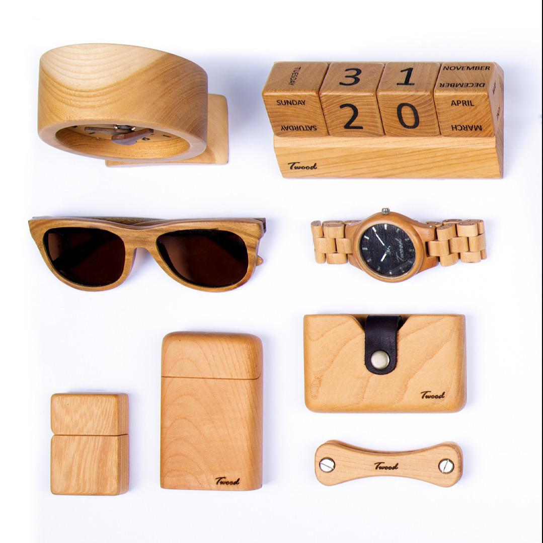 Wooden desk calendar brown color - handmade perpetual calendar with date blocks